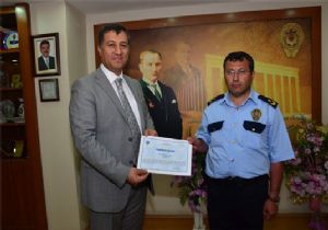 Kahraman Polis'e övgü yağıyor